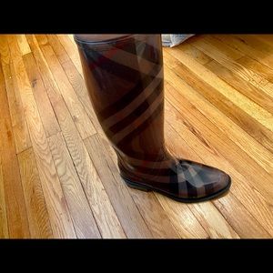 Burberry rain boots